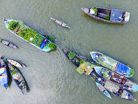 Floating Vegetable Market In Bangladesh