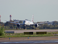 American Airlines Boeing787 Dreamliner Landing In Barcelona