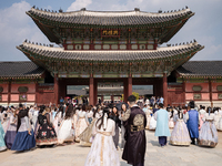 Sejong Institute Excellent Students Enjoy Gyeongbokgung In Hanbok During Invitational Training