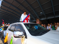 Record Holding Mountain Climbers Gets Rousing Welcome Upon Arrival Back Home