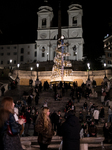 Italians Browse Rome's Best Boutiques For Christmas Gifts