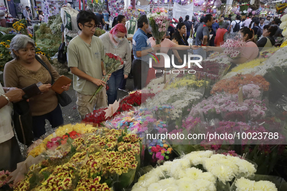 Dozens of people attend the Jamaica Market in Mexico City to buy flowers and some gifts for Mother's Day, which is celebrated on 10 May in M...