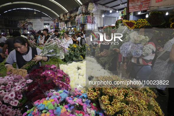 Dozens of people attend the Jamaica Market in Mexico City to buy flowers and some gifts for Mother's Day, which is celebrated on 10 May in M...