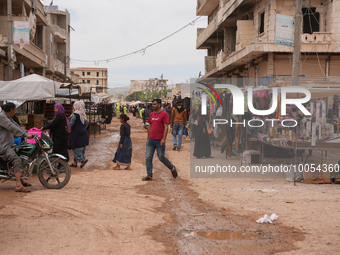 The popular market in the center of Jandaris city resumes its previous activity after the removal of tons of debris from the destroyed build...