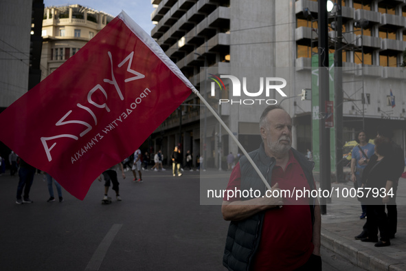 Supporters of the main opposition party of SYRIZA gather in Syntagma Square of Athens for the pre-election speech of Alexis Tsipras, on May...