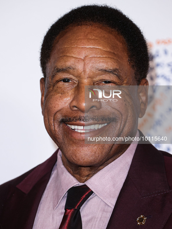 Dave Winfield arrives at the 30th Annual Race To Erase MS Gala held at the Fairmont Century Plaza on June 2, 2023 in Century City, Los Angel...