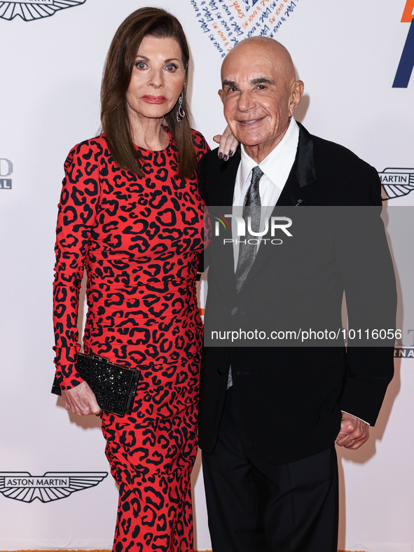 Linell Shapiro and Robert Shapiro arrive at the 30th Annual Race To Erase MS Gala held at the Fairmont Century Plaza on June 2, 2023 in Cent...