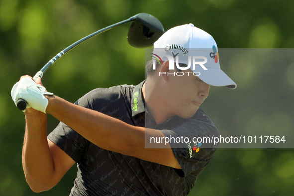 Si Woo Kim of Seoul, Korea hits from the 10th tee during  The Memorial Tournament presented by Workday at Muirfield Village Golf Club in Dub...