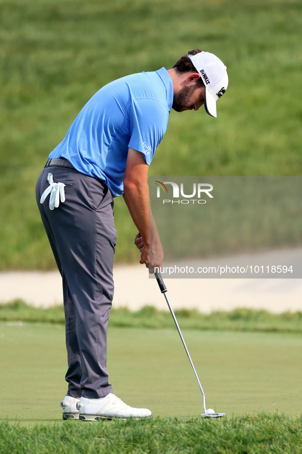 Patrick Cantlay of Jupiter, Florida putts on the 18th green during The Memorial Tournament presented by Workday at Muirfield Village Golf Cl...