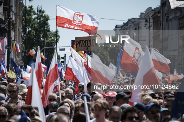 Pro-democratic march in Warsaw gathered up to 500k participants (according to organisers), led by Donald Tusk, former Prime Minister of Pola...