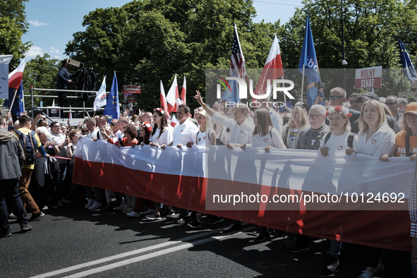 Pro-democratic march in Warsaw gathered up to 500k participants (according to organisers), led by Donald Tusk, former Prime Minister of Pola...