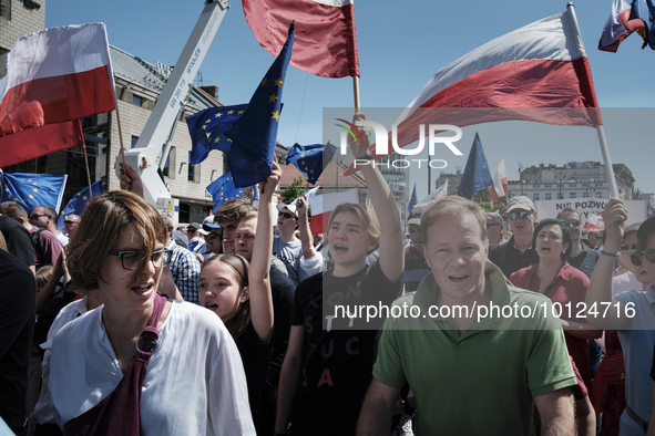 Pro-democratic march in Warsaw gathered up to 500k participants (according to organisers), led by Donald Tusk, former Prime Minister of Pola...