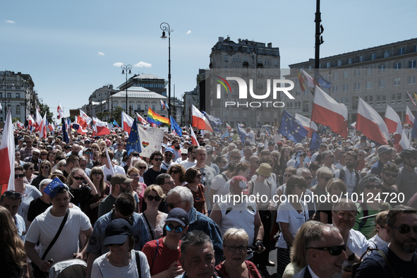 Pro-democratic march in Warsaw gathered up to 500k participants (according to organisers), led by Donald Tusk, former Prime Minister of Pola...