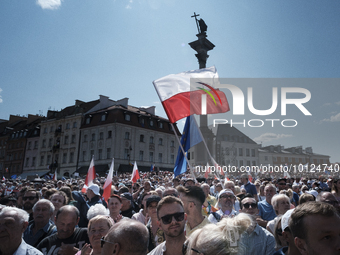 Pro-democratic march in Warsaw gathered up to 500k participants (according to organisers), led by Donald Tusk, former Prime Minister of Pola...