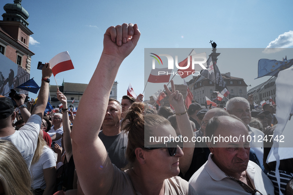 Pro-democratic march in Warsaw gathered up to 500k participants (according to organisers), led by Donald Tusk, former Prime Minister of Pola...