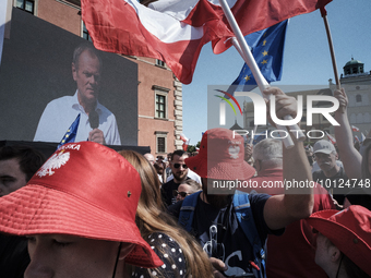 Pro-democratic march in Warsaw gathered up to 500k participants (according to organisers), led by Donald Tusk, former Prime Minister of Pola...