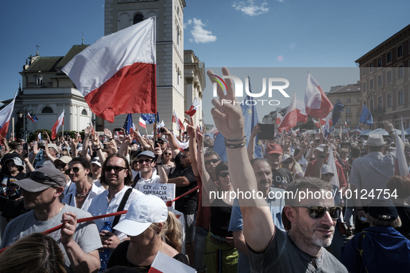 Pro-democratic march in Warsaw gathered up to 500k participants (according to organisers), led by Donald Tusk, former Prime Minister of Pola...