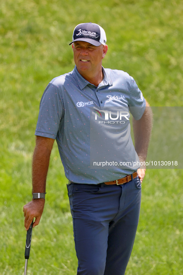 Stewart Cink of Atlanta, Georgia looks over the 17th green during The Memorial Tournament presented by Workday at Muirfield Village Golf Clu...