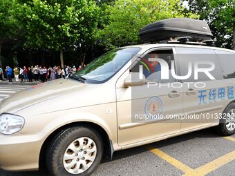 QINGDAO, CHINA - JUNE 7, 2023 - A radio monitoring vehicle drives into a college entrance examination site in Qingdao, Shandong province, Ch...