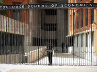 

Dozens of people are gathering in front of the Toulouse School of Economics, founded by Jean Tirole (Nobel Memorial Prize in Economic Scie...