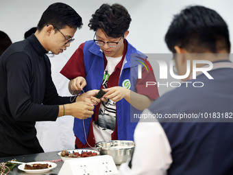 Teachers and students from the School of Environmental and Biological Engineering at Nantong Vocational College of Science and Technology te...