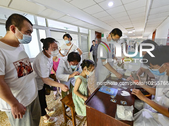 

At the Rehabilitation Department of Traditional Chinese Medicine of the People's Hospital in Qingzhou City, Shandong Province, China, a me...