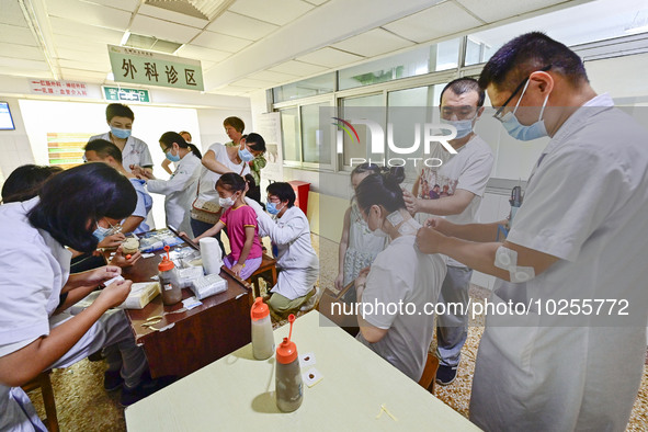 

At the Rehabilitation Department of Traditional Chinese Medicine of the People's Hospital in Qingzhou City, Shandong Province, China, a me...