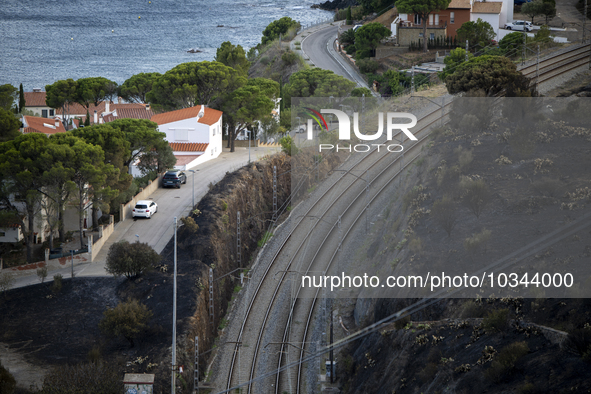 The Fire Department of the Generalitat declared the fire in the municipalities of Colera and Portbou, in the region of Alt Emporda (Girona,...