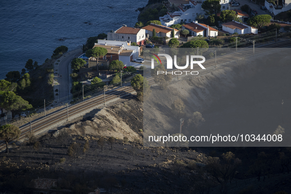 The Fire Department of the Generalitat declared the fire in the municipalities of Colera and Portbou, in the region of Alt Emporda (Girona,...