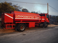 A fire truck during the wildfire in Mountain Parnitha. 22/8/23 (