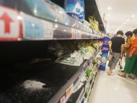 HANGZHOU, CHINA - AUGUST 24, 2023 - Salt is sold out on shelves at a supermarket in Hangzhou, Zhejiang province, China, Aug 24, 2023. On the...