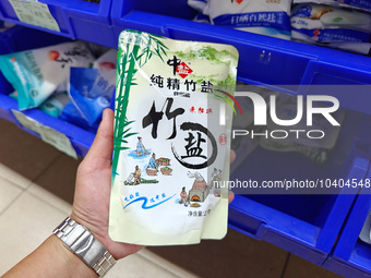 SHANGHAI, CHINA - AUGUST 24, 2023 - Customers shop for salt at a supermarket in Shanghai, China, Aug. 24, 2023. Affected by Japan's nuclear...