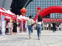 HANDAN, CHINA - AUGUST 25, 2023 - Many college graduates learn about recruitment information at a summer recruitment fair for college studen...