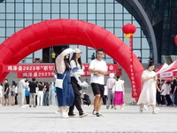 HANDAN, CHINA - AUGUST 25, 2023 - Many college graduates learn about recruitment information at a summer recruitment fair for college studen...