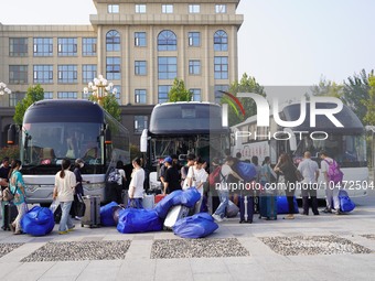 DEZHOU, CHINA - SEPTEMBER 7, 2023 - Students of Dezhou University in Shandong province carry their luggage and prepare to go to the grassroo...