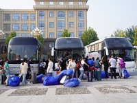 DEZHOU, CHINA - SEPTEMBER 7, 2023 - Students of Dezhou University in Shandong province carry their luggage and prepare to go to the grassroo...