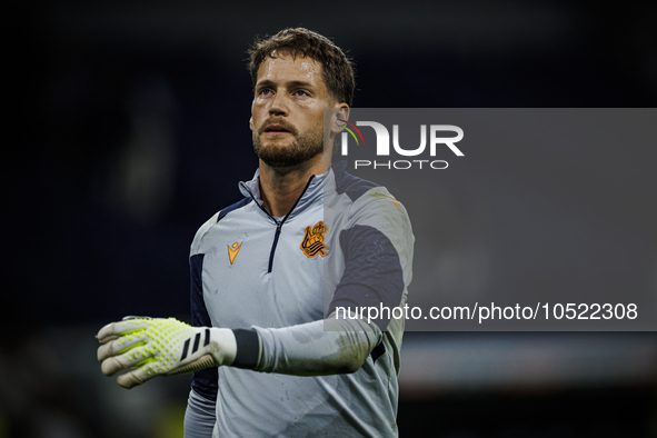 
Alex Remiro of Real Sociedad during the LaLiga EA Sports match between Real Madrid  and Real Sociedad at the Estadio Santiago Bernabeu on S...