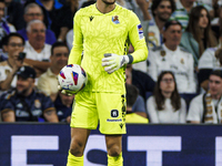 
Alex Remiro of Real Sociedad during the LaLiga EA Sports match between Real Madrid  and Real Sociedad at the Estadio Santiago Bernabeu on S...