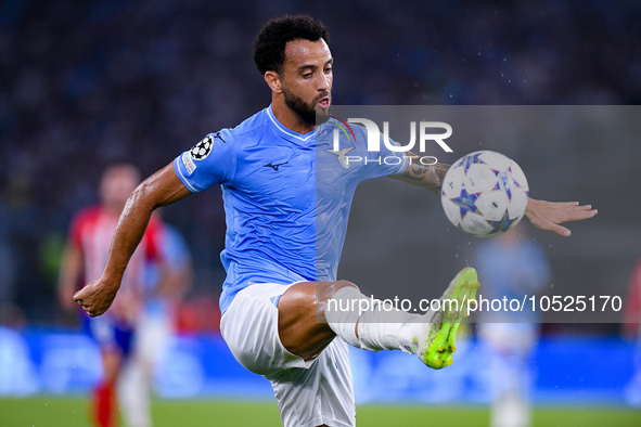 Felipe Anderson of SS Lazio controls the ball during the UEFA Champions League Group E match between SS Lazio v Atletico de Madrid at Stadio...