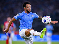 Felipe Anderson of SS Lazio controls the ball during the UEFA Champions League Group E match between SS Lazio v Atletico de Madrid at Stadio...