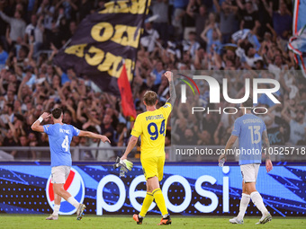 Ivan Provedel of SS Lazio celebrates at the end of the the UEFA Champions League Group E match between SS Lazio v Atletico de Madrid at Stad...