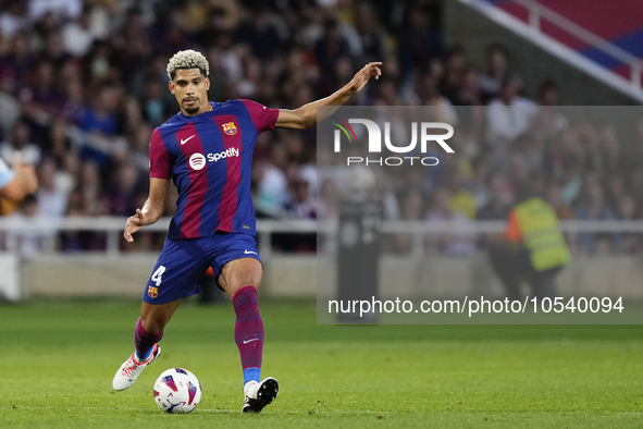 Ronald Araujo centre-back of Barcelona and Uruguay does passed during the LaLiga EA Sports match between FC Barcelona and Celta Vigo at Esta...