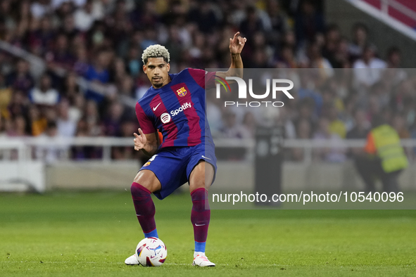 Ronald Araujo centre-back of Barcelona and Uruguay does passed during the LaLiga EA Sports match between FC Barcelona and Celta Vigo at Esta...