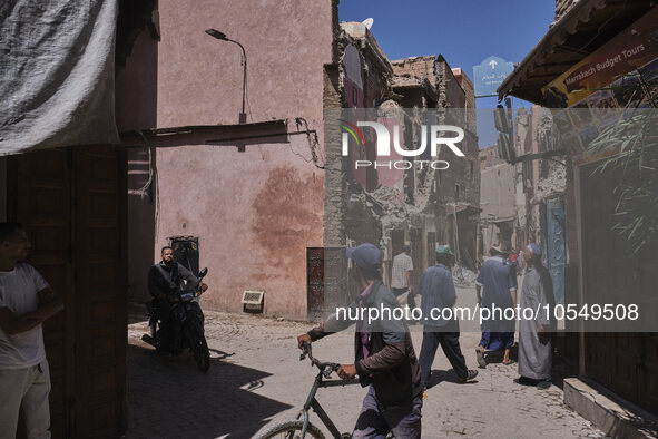 Marrakech, Morocco, 2023/09/11. Just a few days after the terrible earthquake in Morocco, the city of Marrakech is slowly getting back to li...