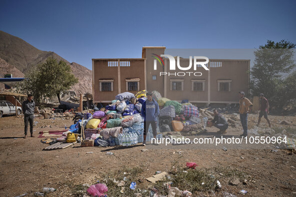 In Talat N'Yaaqoub, Morocco, on September 13, 2023, a large-scale mobilization is being organized to help the victims of the earthquake. 