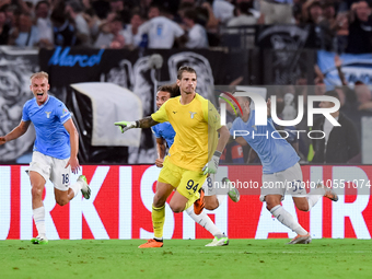 Ivan Provedel of SS Lazio celebrates with teammates after scoring the team's first goal to equalise  during the UEFA Champions League Group...