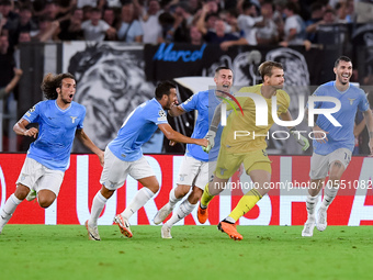 Ivan Provedel of SS Lazio celebrates with teammates after scoring the team's first goal to equalise  during the UEFA Champions League Group...