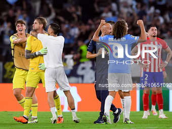 Ivan Provedel of SS Lazio celebrates with teammates after scoring the team's first goal to equalise  during the UEFA Champions League Group...