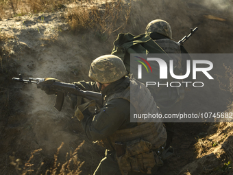 Servicemen of the First Presidential National Guard Brigade of Ukraine BUREVIY (Storm) during a practical exercise at a training ground in n...