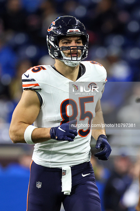 Chicago Bears tight end Cole Kmet (85) runs onto the field prior to an NFL  football game between the Detroit Lions and the Chicago Bears in...